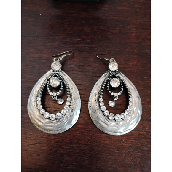 Jewelry - Vintage Silver Tone Rhinestone Hammered Teardrop Dangle Statement Earrings